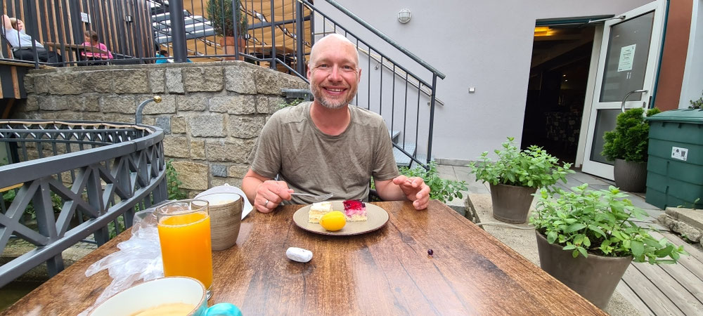 Nach der Sauna zum Nachmittagsbuffee