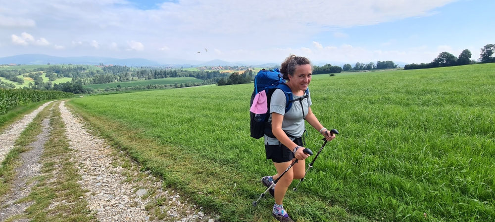 Ela muss sich zum lächeln zwingen 