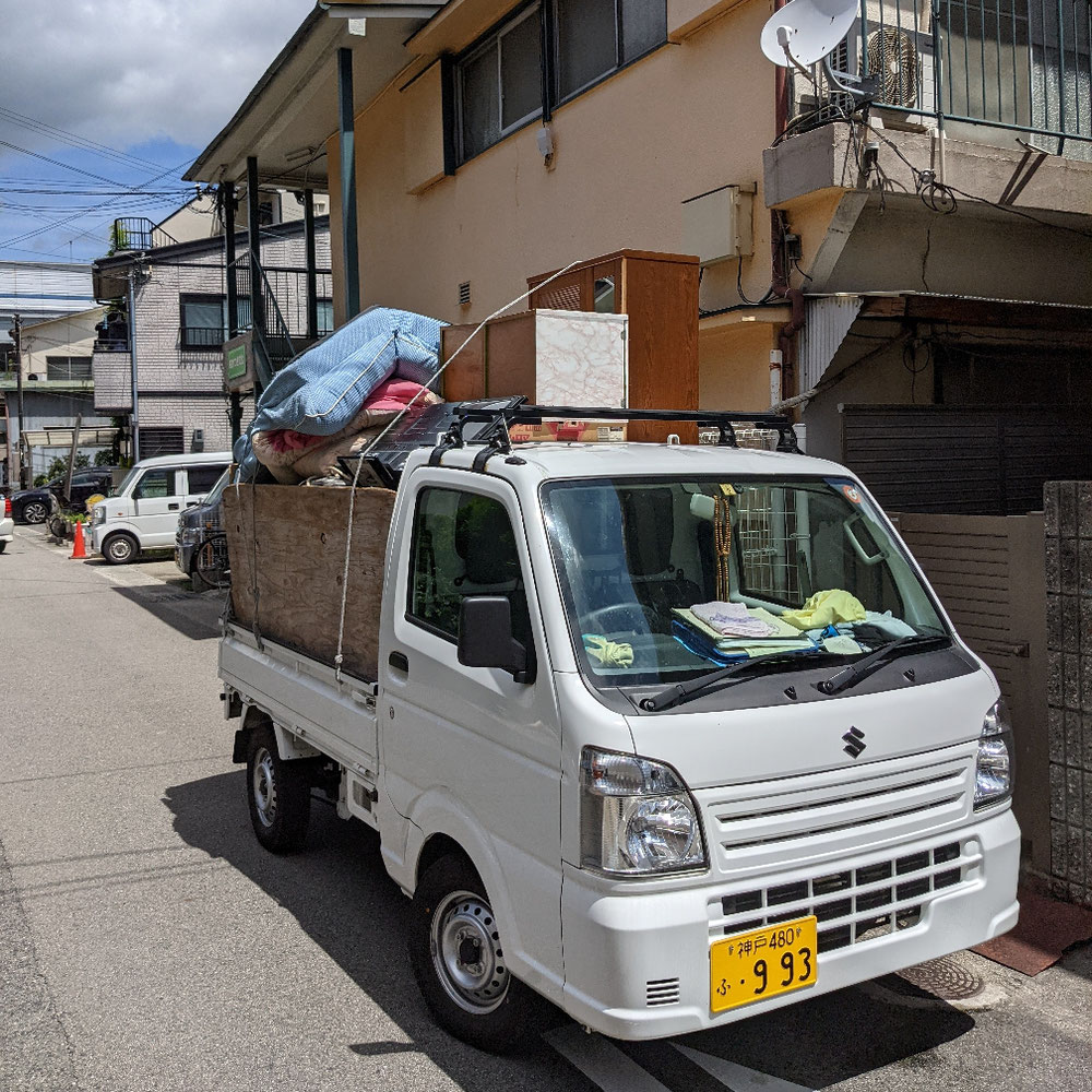 階段作業！パズルのように積み上げて全ての不用品を積み込み完了！