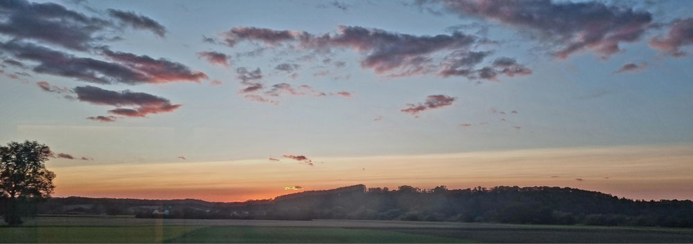 Was für ein Sonnenuntergang.. Blick während der Bahnfahrt nach Berlin 