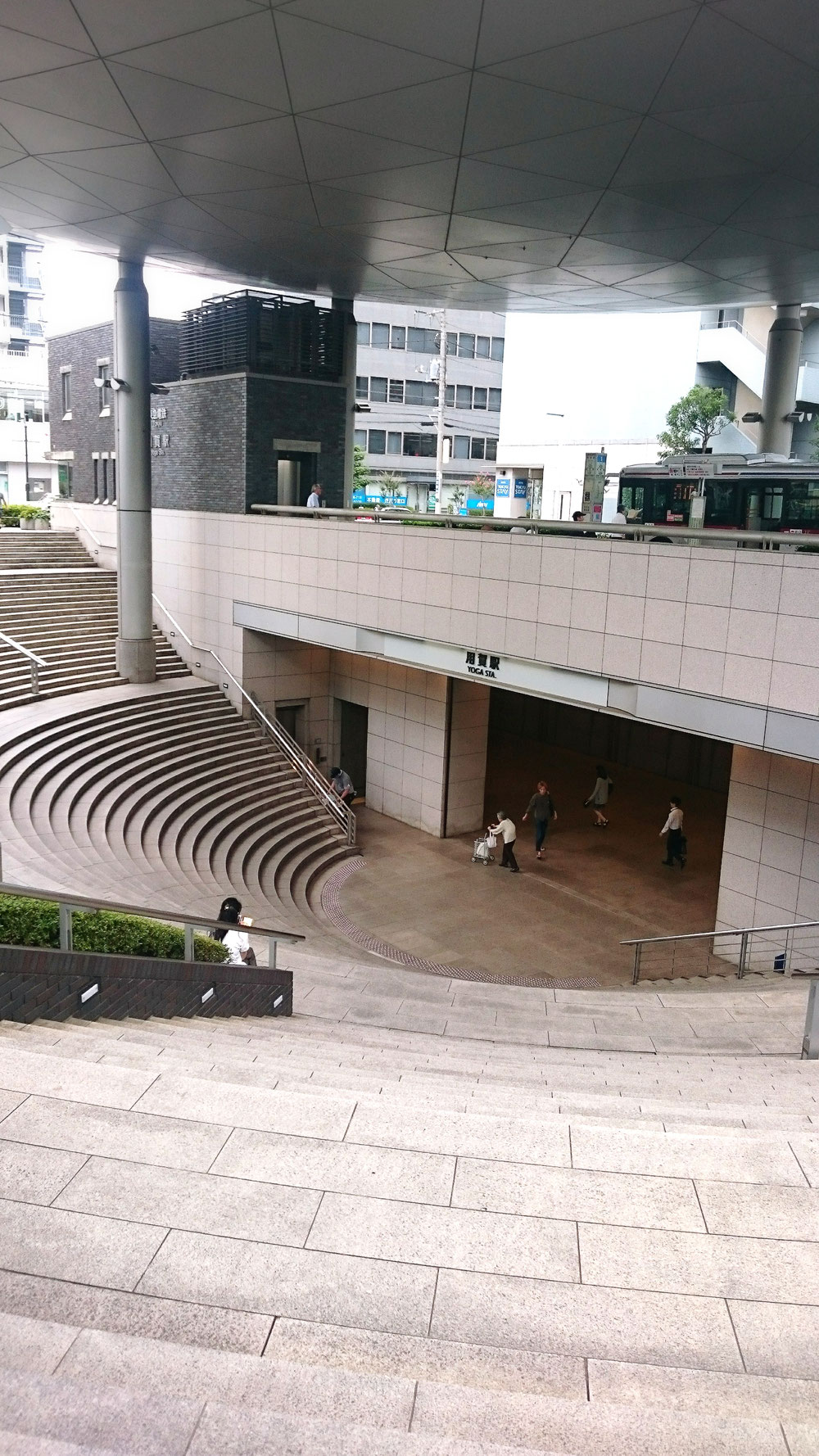 用賀の駅前