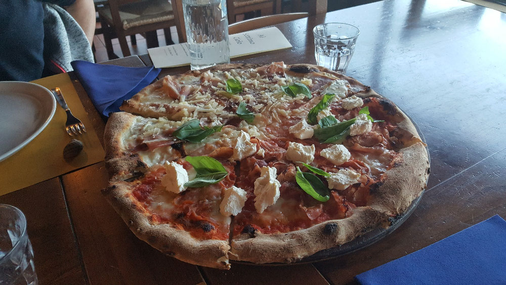 Und einer der besten Pizzen unseres Lebens! 