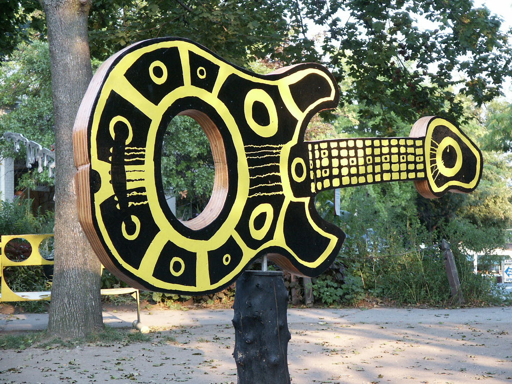 Gideon Stein - Woodstock NY Guitar Sculpture Competition - 2002