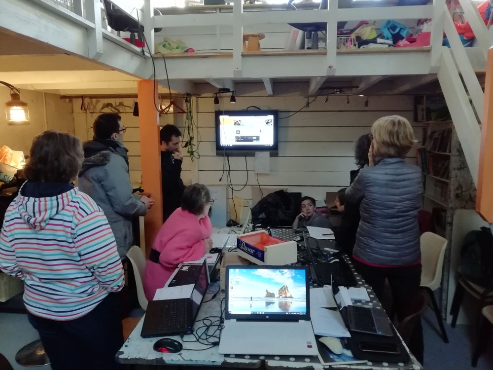 Formation des adhérentEs à la gestion du site internet.
