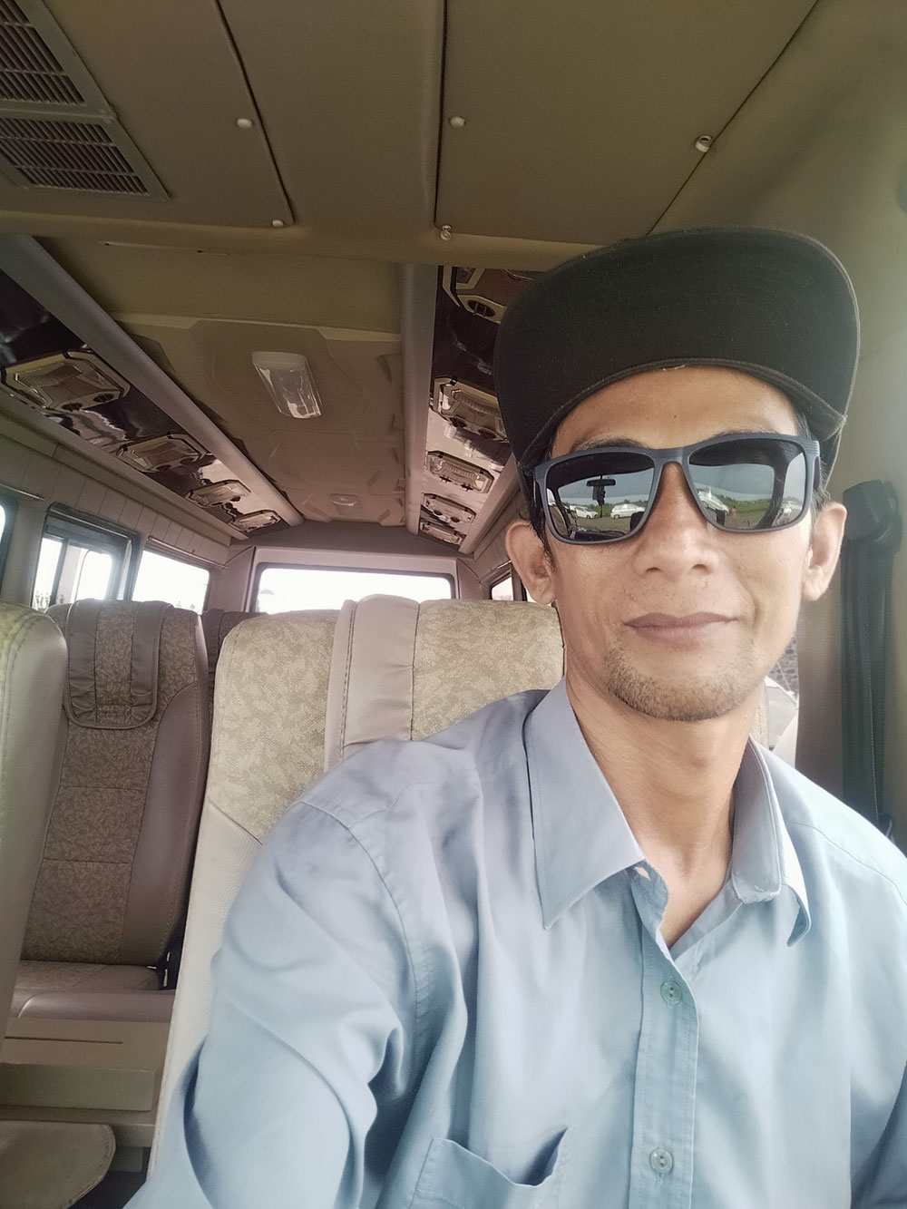 Come enjoy your holiday with me ARTE Bali driver, ready to go on an adventure with you, make your holiday memorable with your family, enjoy the beautiful and adventurous tourist atmosphere in Bali