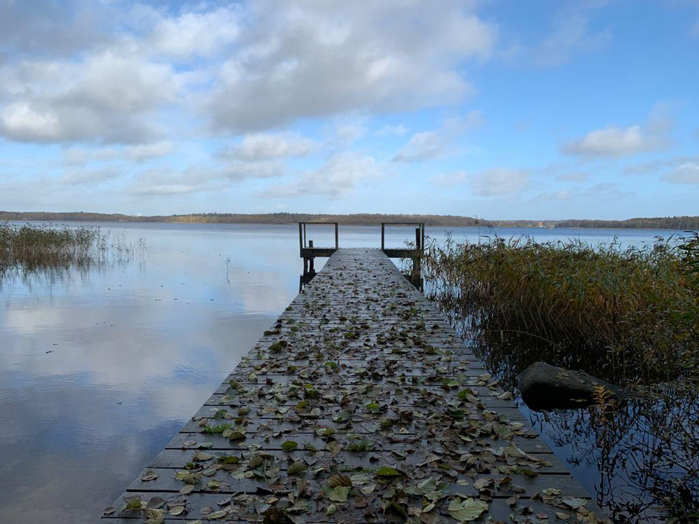 Herbstliche Stimmung an einem See