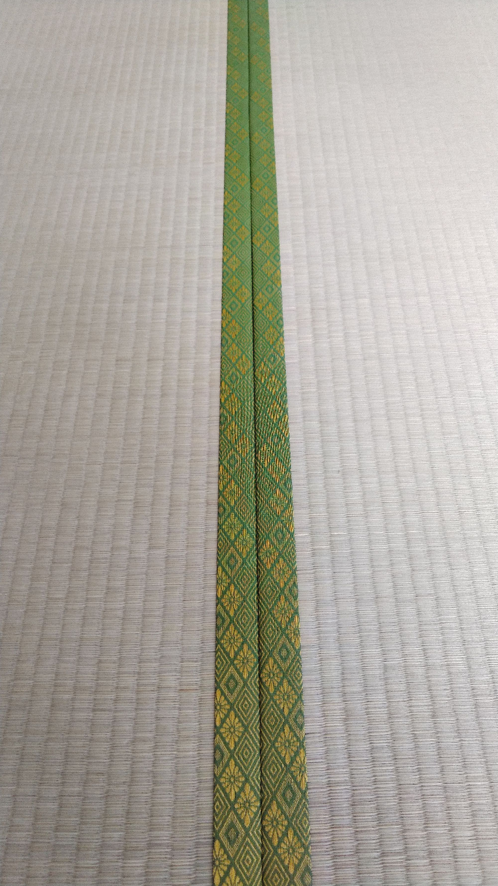 畳縁は、桝菊 うぐいす色を使用しました。