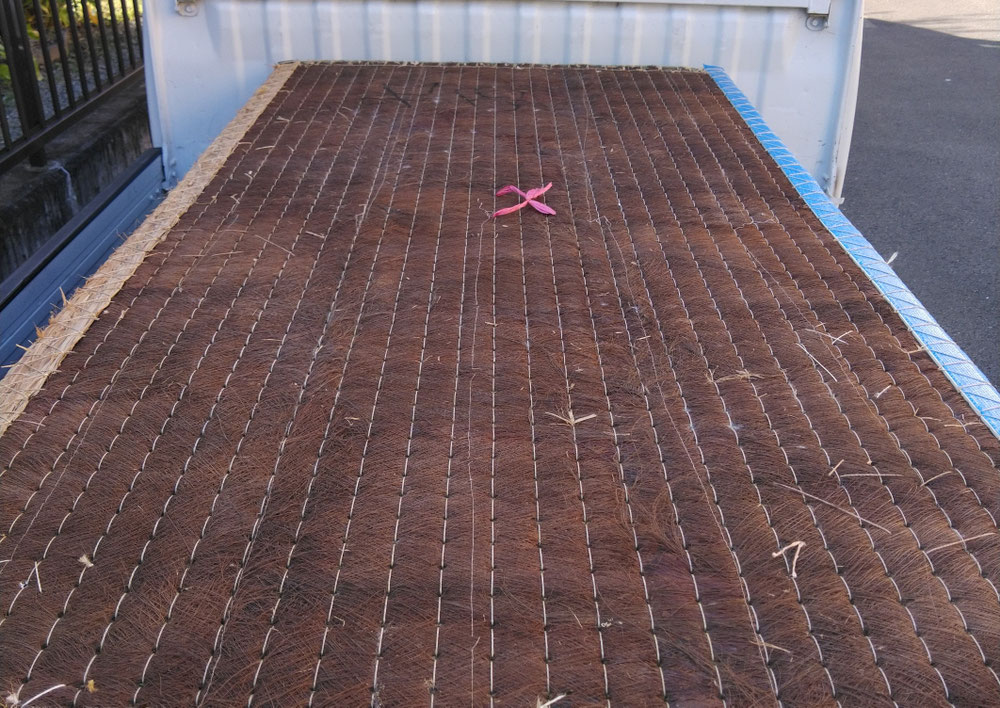 畳床は、最高級品の棕櫚裏床が使用されてました。