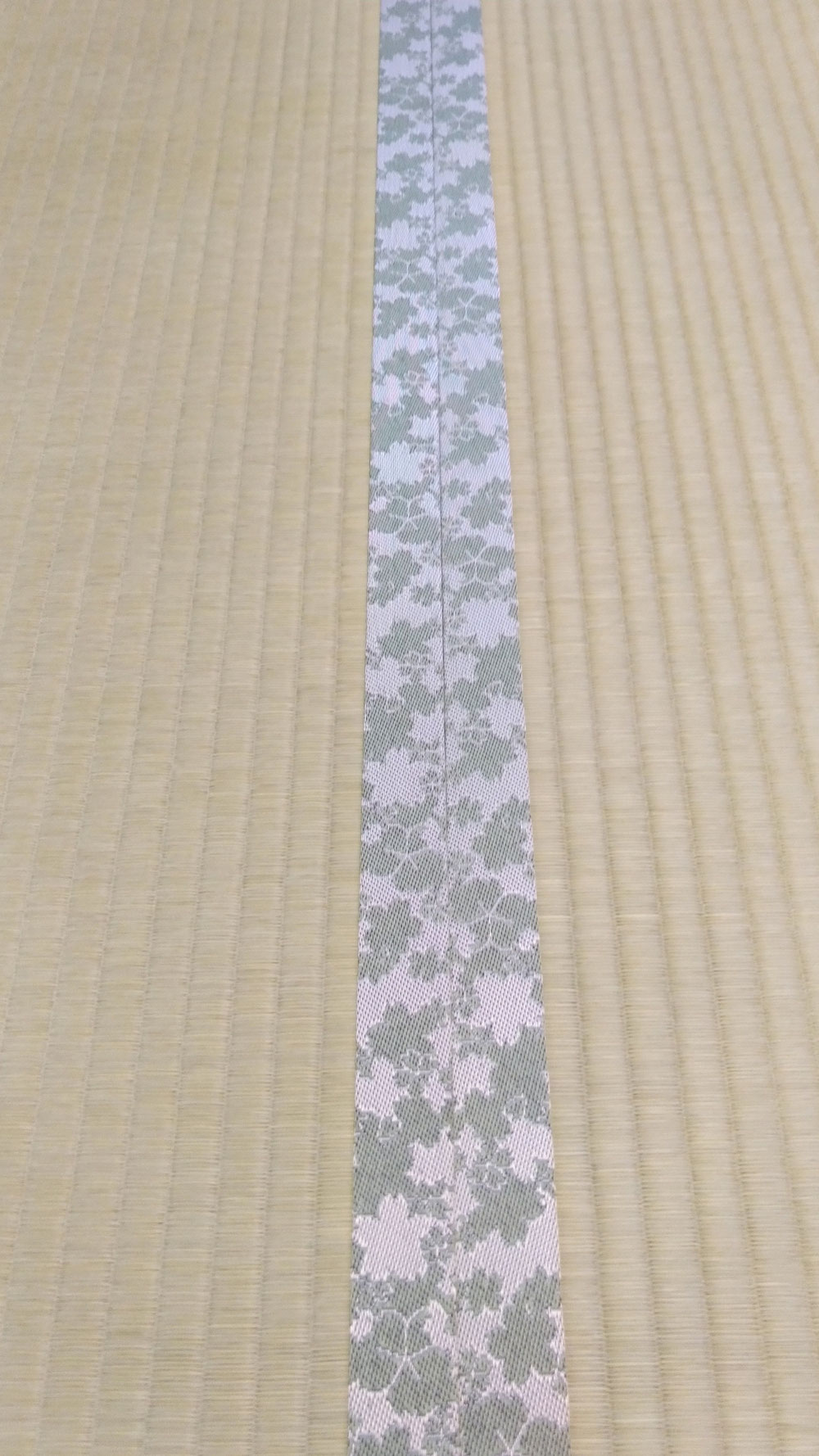 畳縁は、和さび No21 桜柄を使用しました。