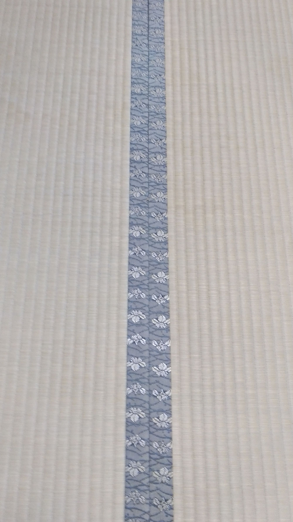 畳縁は、HANA香織 Ⅰ No400を使用しました。