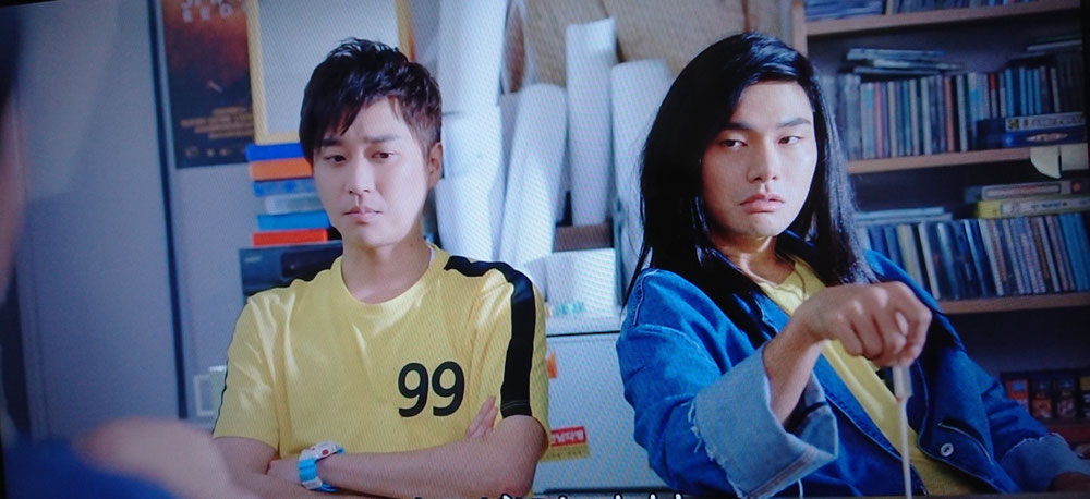 ホ・ジョンミン演じるアン・ジェウ(左)，イ・イギョン演じるコ・ドクジェ(右)
