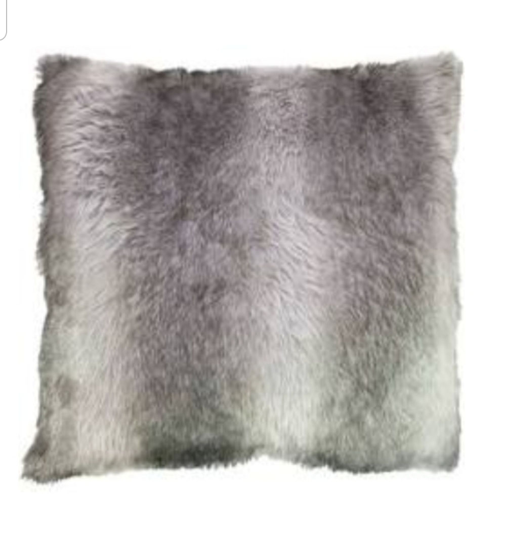 Wolfskin kussen 60x60