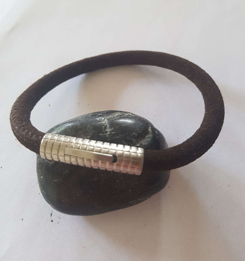 B&L donkerbruine leren armband met edel stalen sluiting  21x0.5 mm