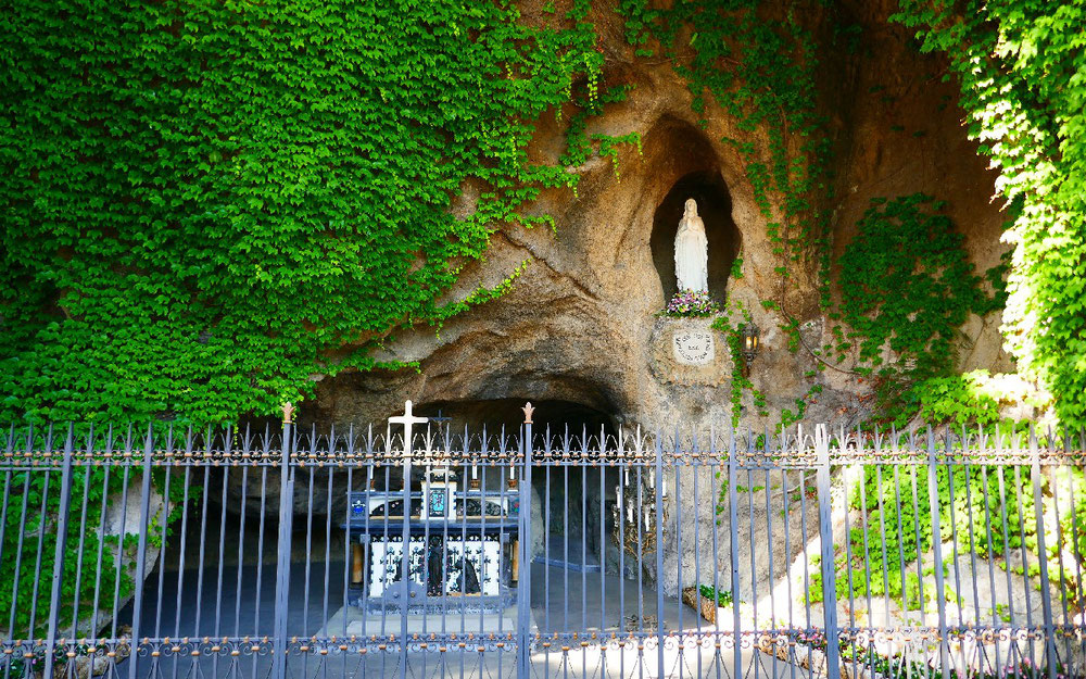 Grotte von Lourdes 