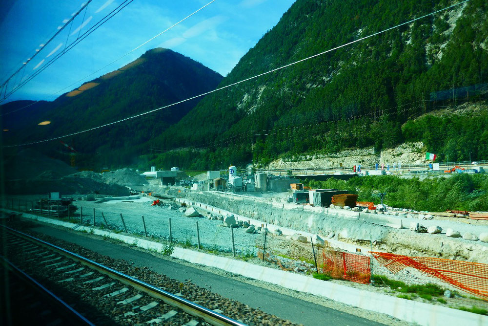 Arbeiten am Basistunnel in Italien 