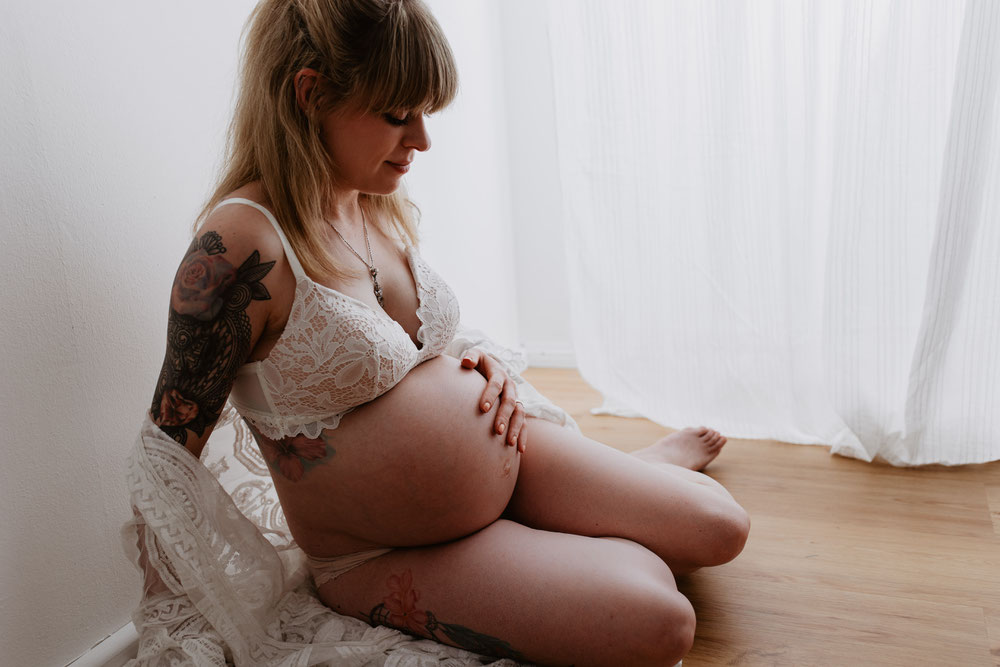 Babybauch Shooting, Babybauch Bilder, Babybauch Fotograf, Babyfotograf, Fotograf Dingolfing, Fotograf Landshut, Newborn Shooting, Baby Fotoshooting, Schwangerschafts Bilder