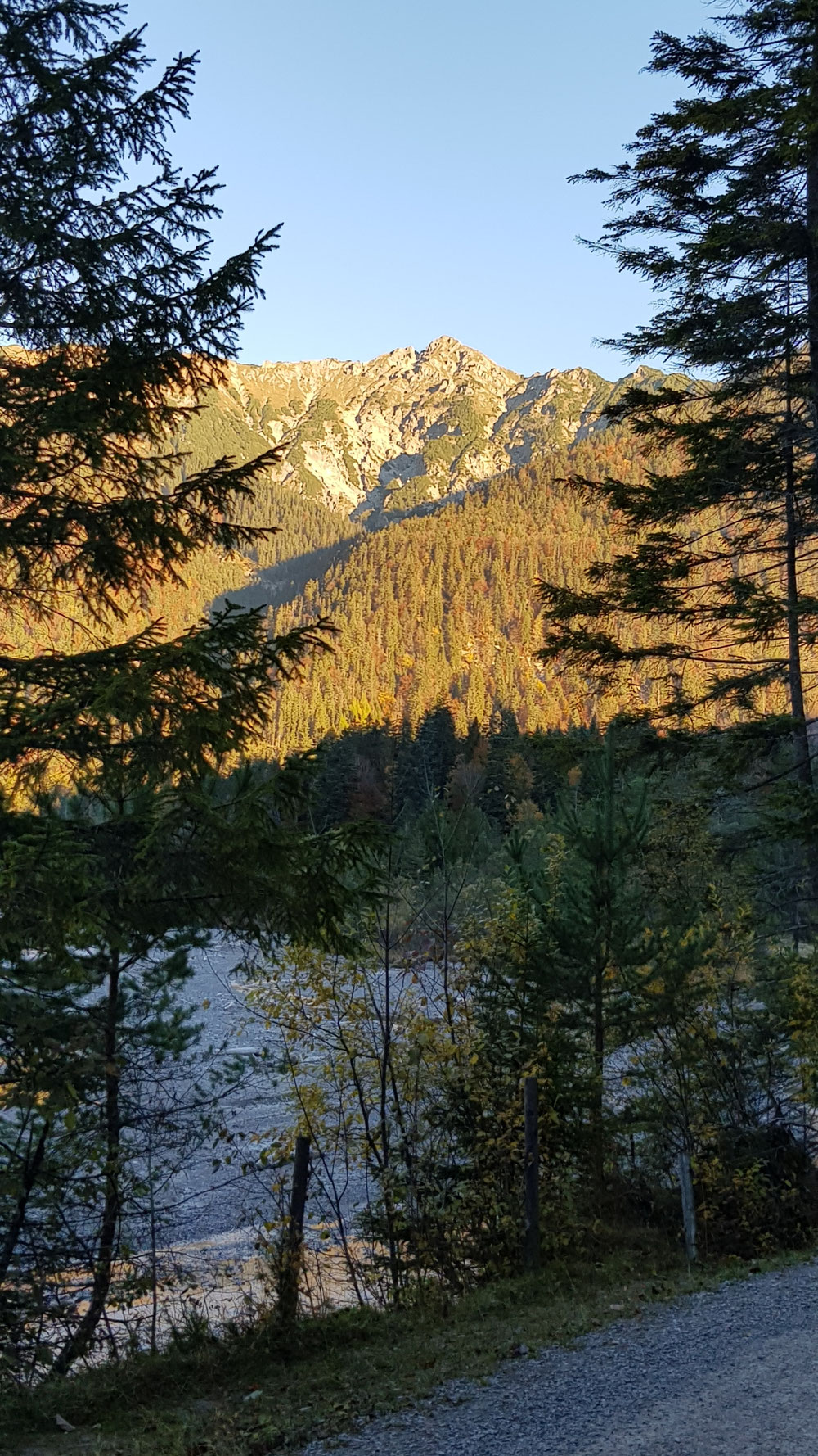 Kurz hinter Griesen öffnet dich der Blick auf den Schellschlicht 