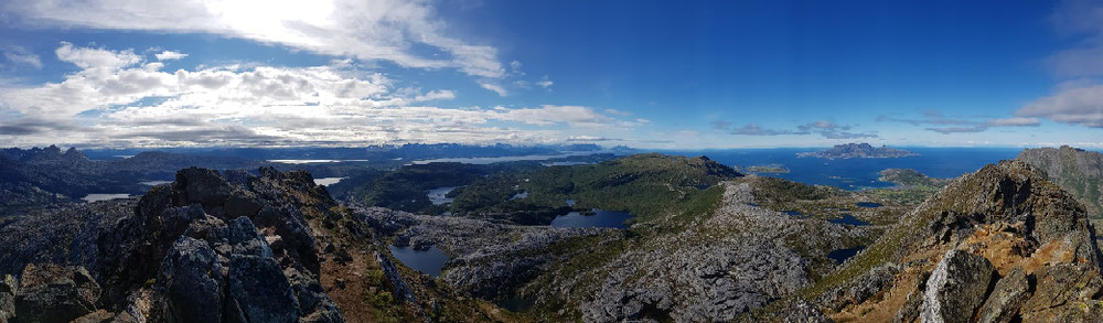 Blick vom Stegtinden nach Süden