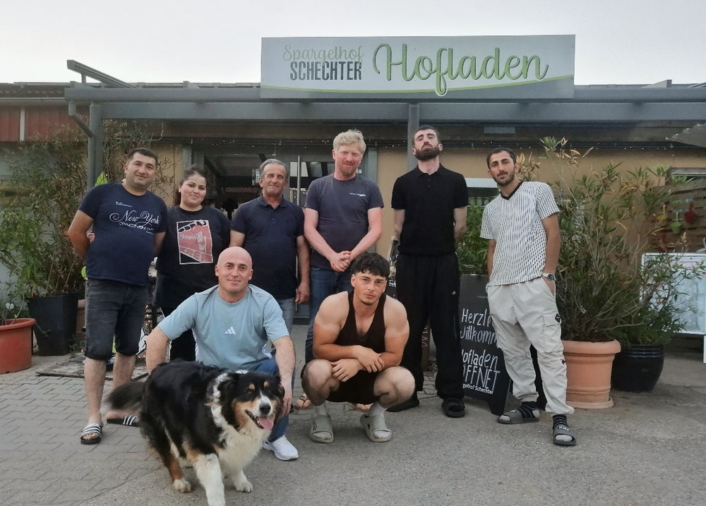 Unsere fleißigen Erntehelfer aus Georgien ohne die wir die viele Arbeit nicht geschafft hätten.