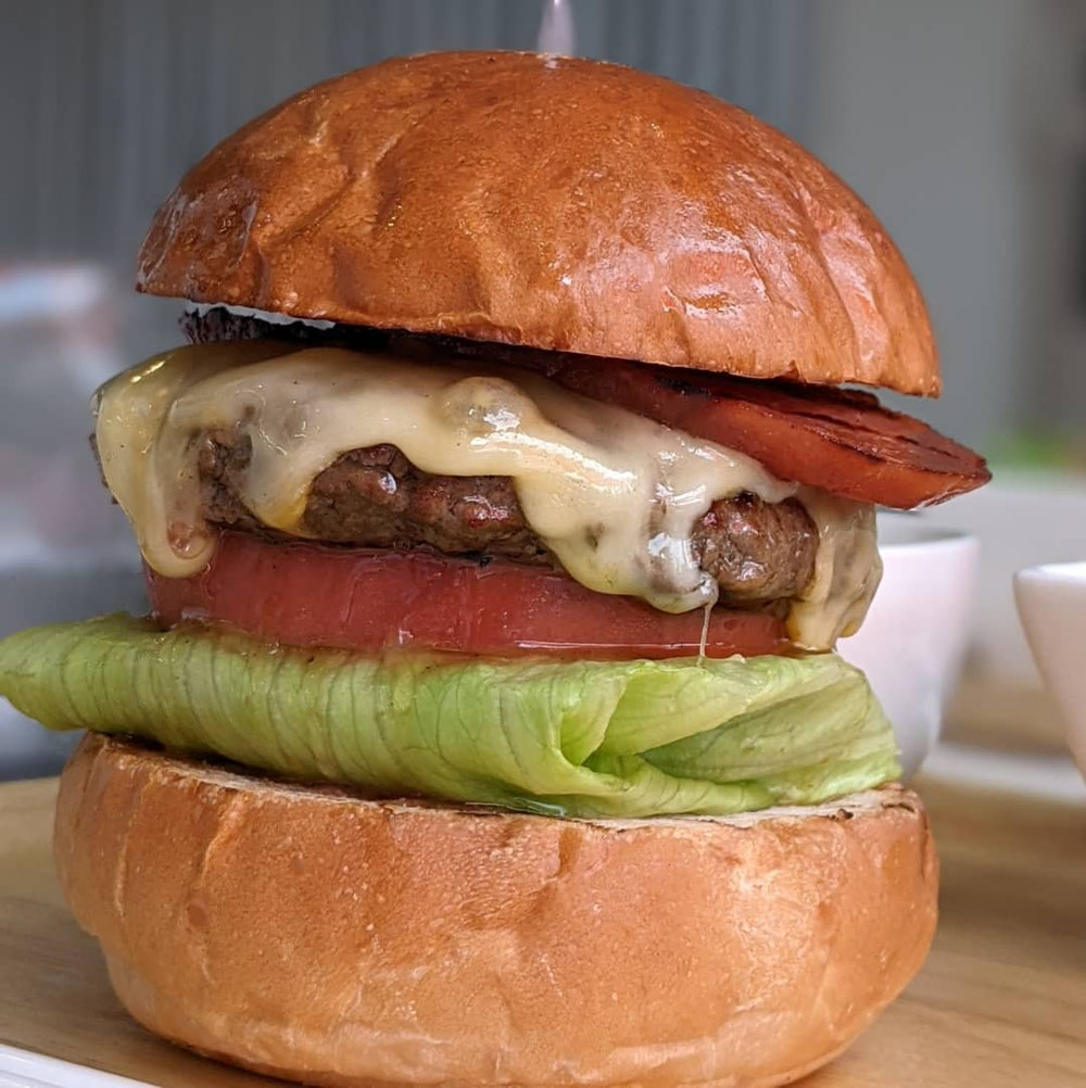 もみじサラミチーズバーガー