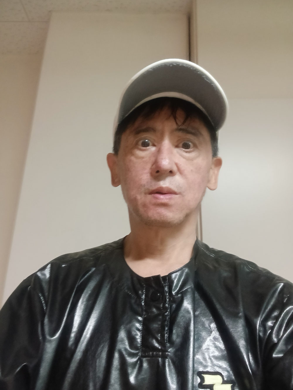 旧ジャニーズの性加害被害　補償をしますのでスマイルアップに連絡をメールや手紙にて連絡可能　坂口和正氏の性加害被害にあわれた方は補償をしますので住所に大阪府大阪市に手紙をください　また　東京でのボッタクリのお金の返還をしますので住所に大阪に手紙にて連絡ください　手紙見て補償を考えます　被害にあわれた方すいませんでした✨　反省