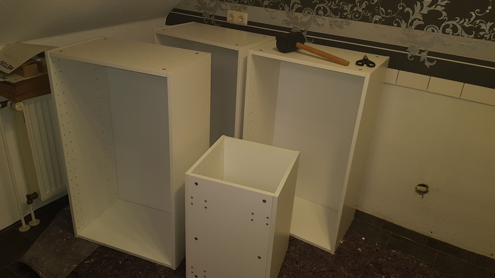 Oberschränke und Hochschrank