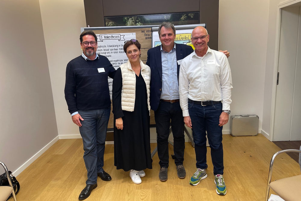 von links: Michael Schuller (Businesslotsen), Petra von Strombeck (New Work SE), Peter Richard Stoffel (Business Club Hamburg), Christian Willers (willers workgroup)