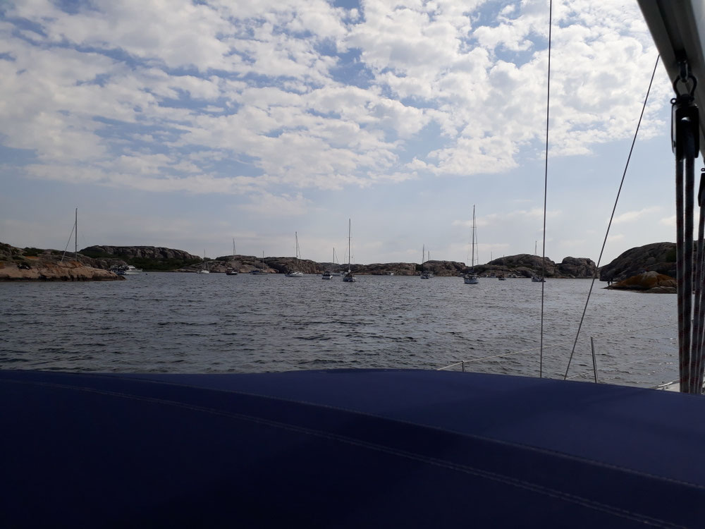 Gluppö all boats anchoring, we too
