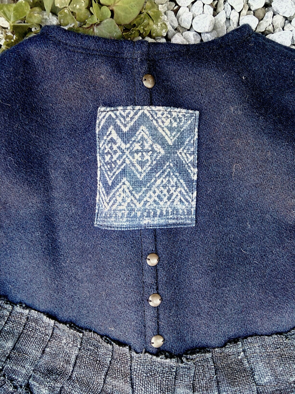 Back Pleats Tribal Vest (back details)