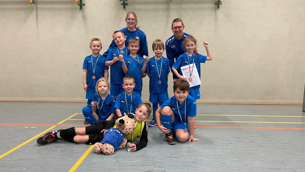 Erstes Turnier G-Jugend mit neuen Trikots beim Huyland-Pokal 2024