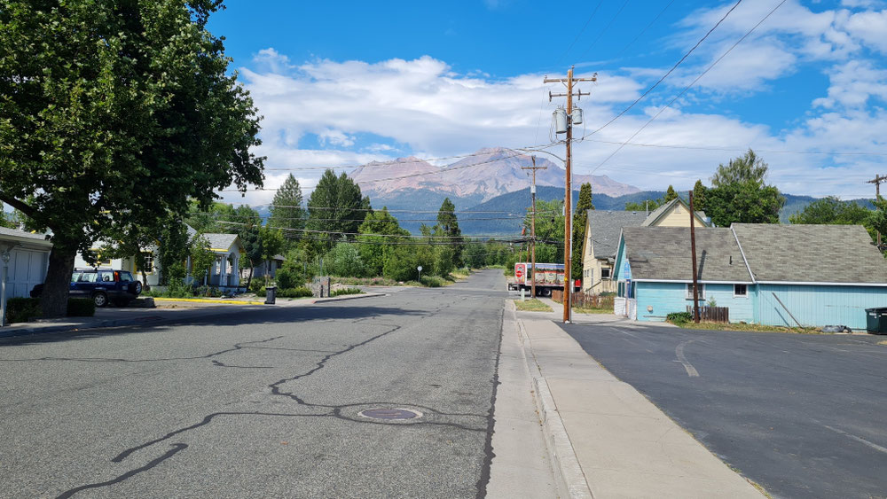 ...nochmals der imposante Mt. Shasta...