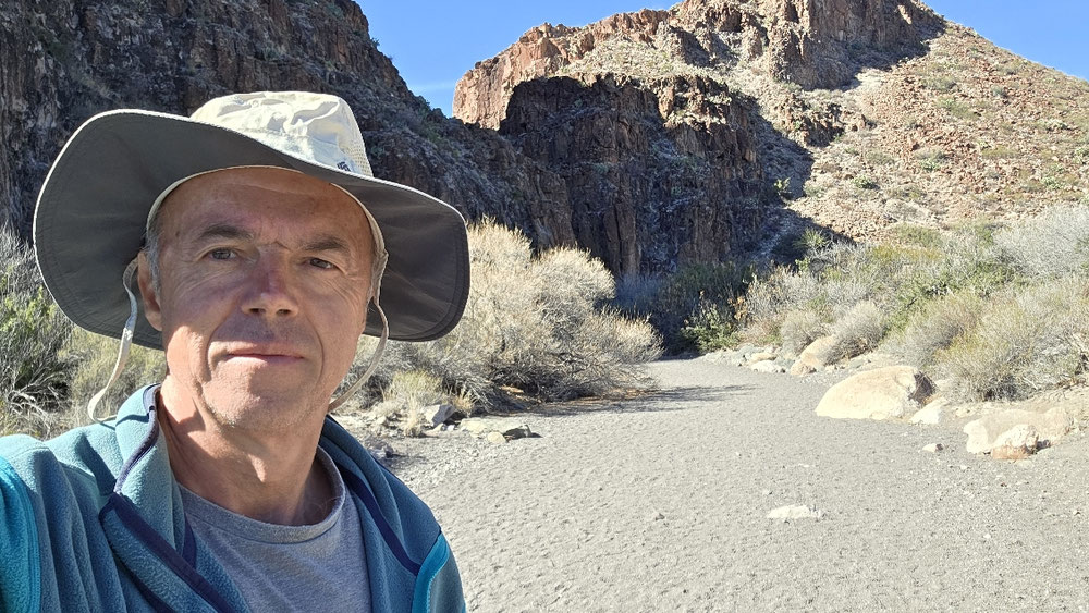 Eingang zum "Closed Canyon": enger Durchstich eines augetrockneten Flusses.