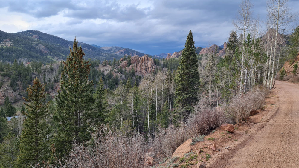 Fahrt in die Berge bei Manitou Springs