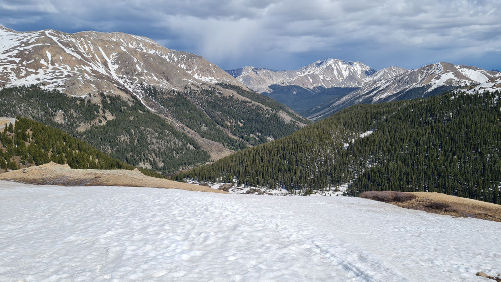 Auf dem Independence Pass mit Blick gegen Osten