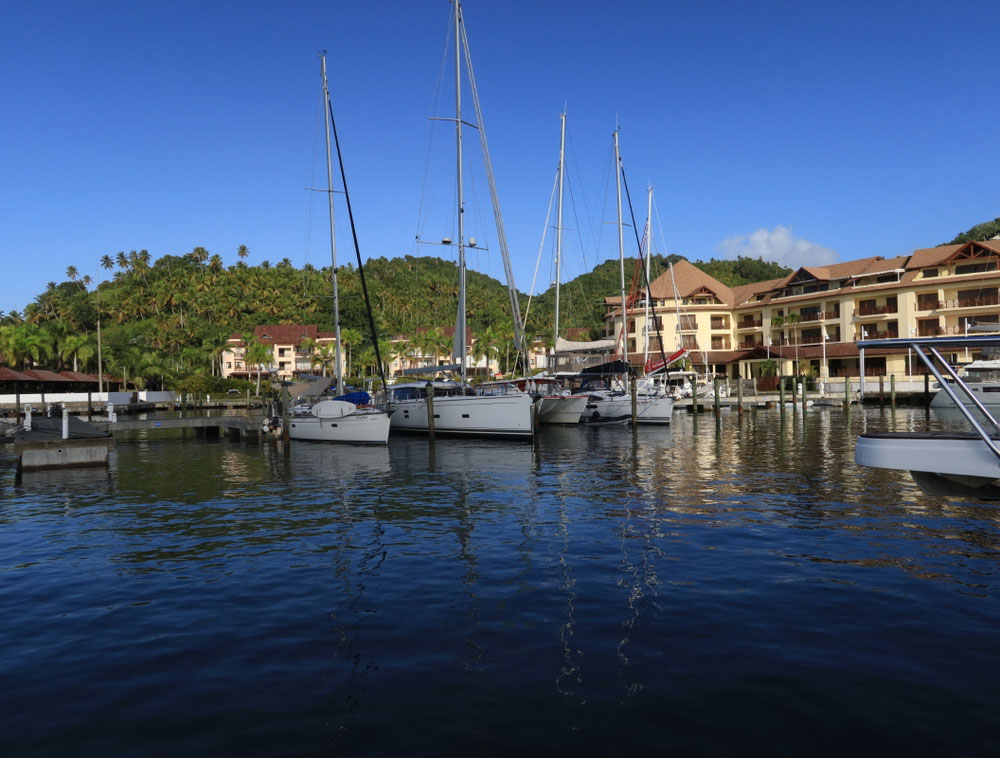 Kleine, feine Marina mit Hotel