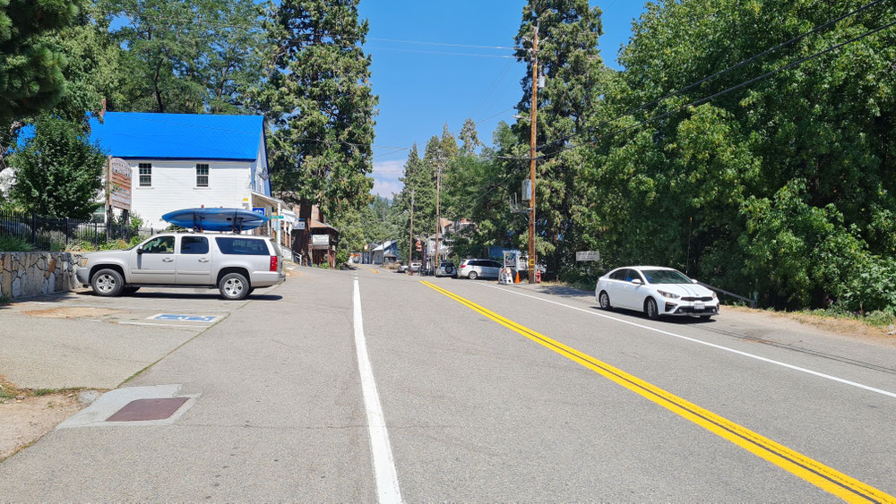 Downtown Sierra City in die andere Richtung