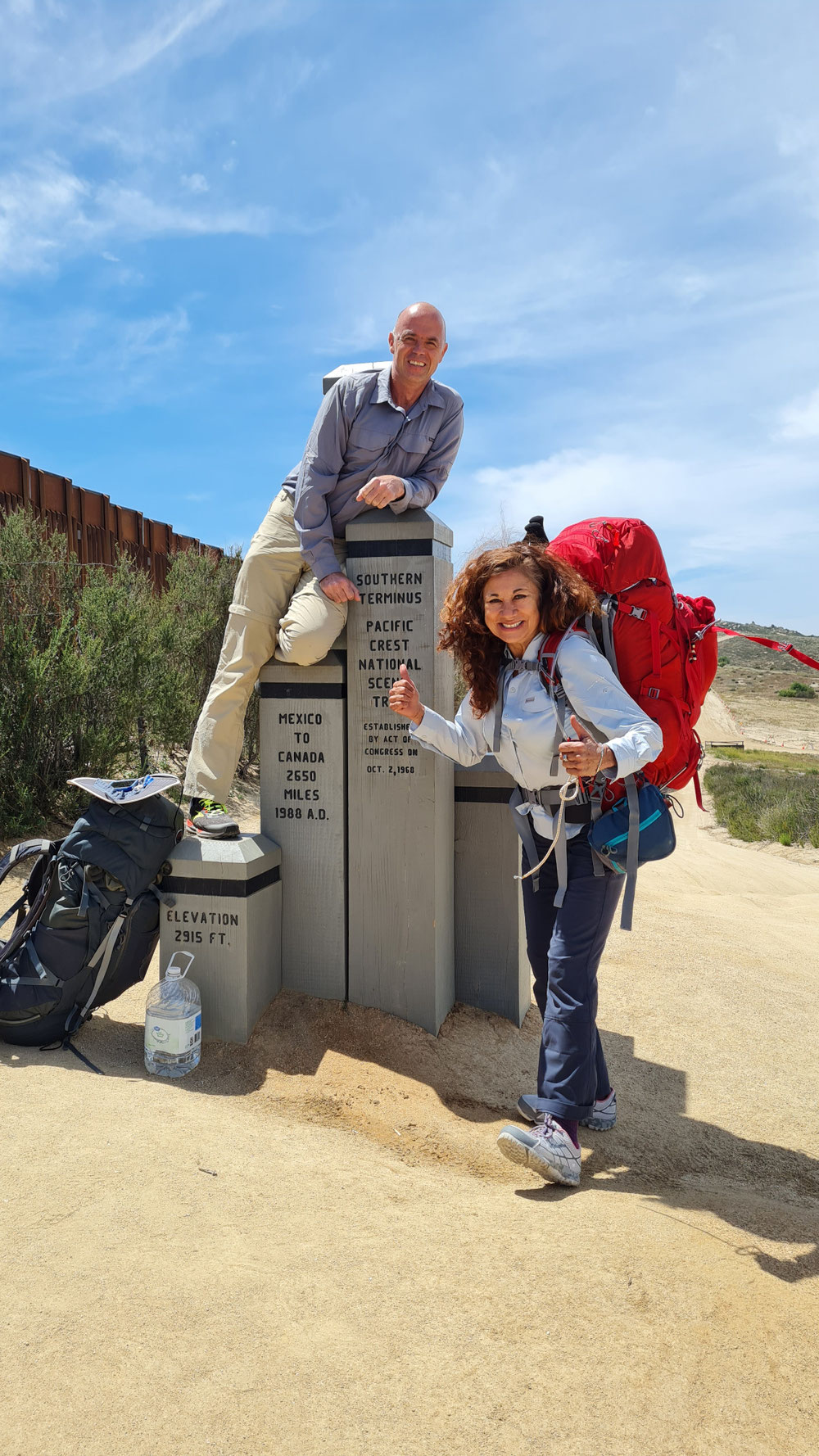 Pct southern terminus Monument Meile 0 an der Grenze zu Mexiko