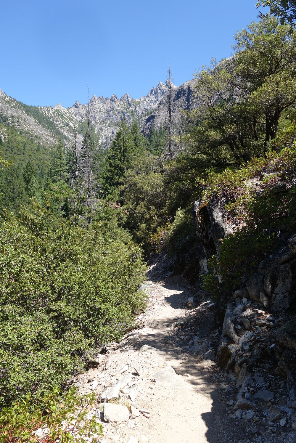 Auf dem Weg vorbei bei den "castle crags"