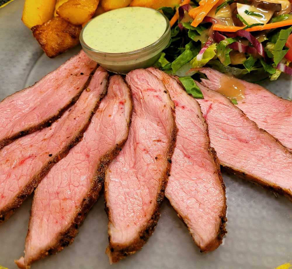 Roastbeef vom Kalbstafelspitz rosa gegrillt 