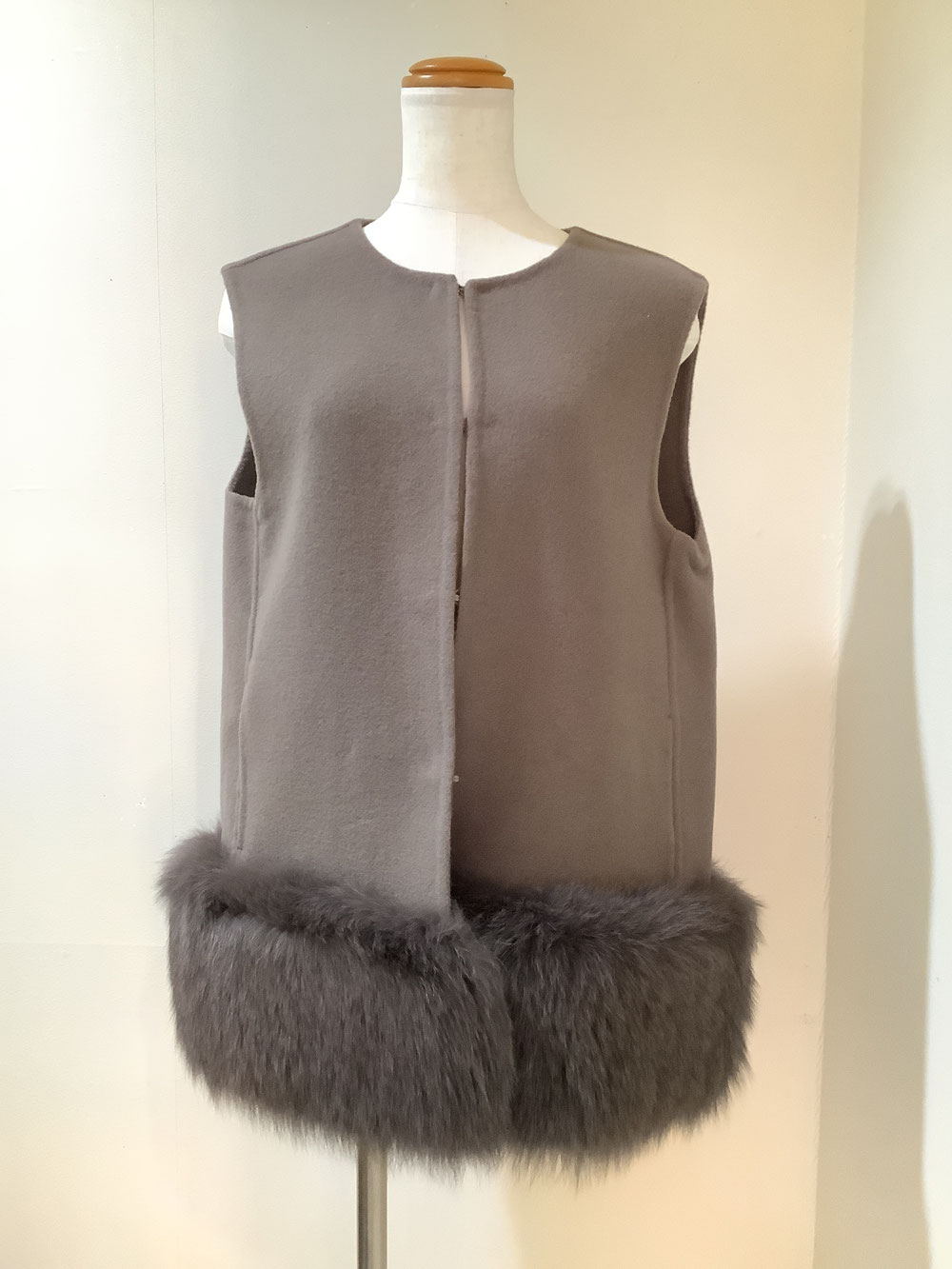 高木ミンク 7−MA5 グレージュフォックスベストM〜L  ¥198,000（税込）