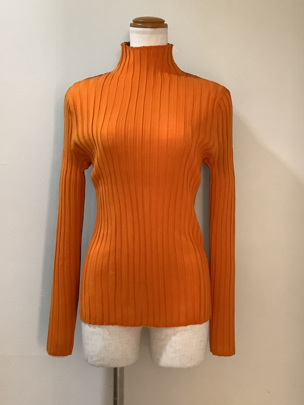 ローブ（ROBE) 3−MA21 プルオーバー38  ¥18,480（税込）