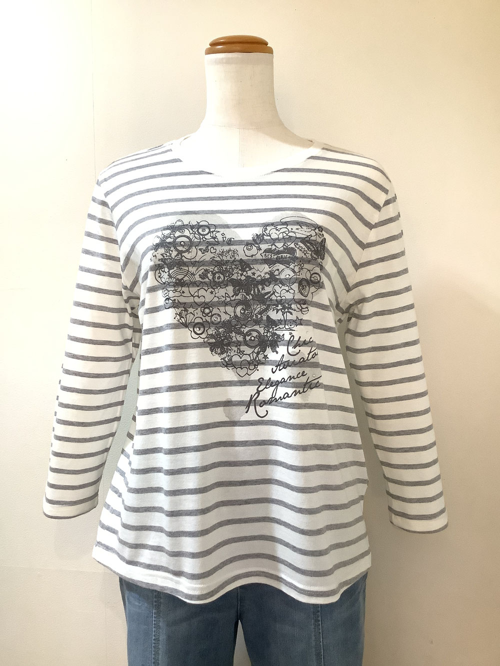 フラウエプラス（furau＋）21−PS39 白ボーダーTシャツ40 ¥12,100（税込）