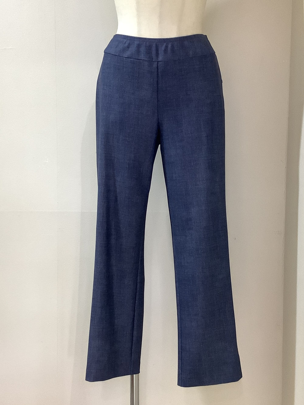 ルールド（Lourdes）71−PS9E 紺パンツ11号 ¥18,700（税込）サイズ（単位cm）W68H88前丈84+5股上23股下66裾巾17.5