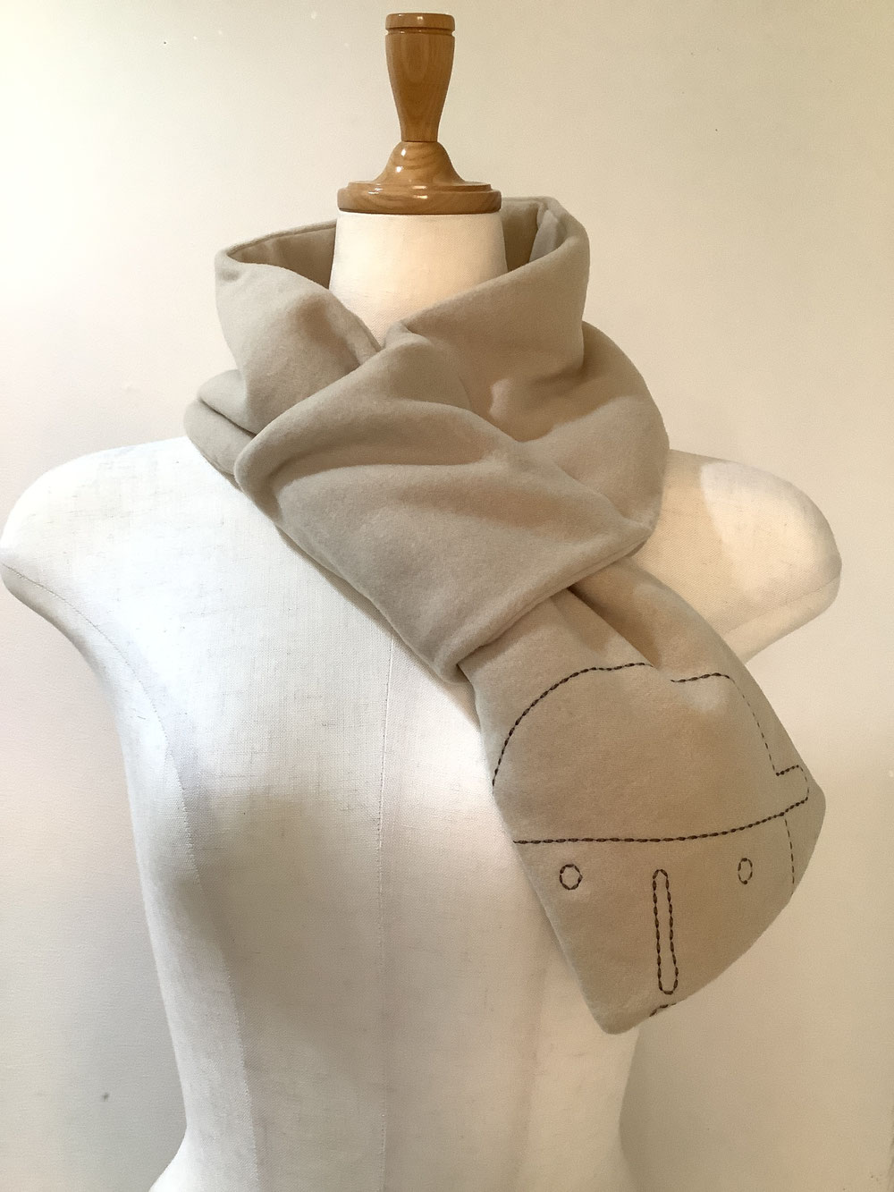 ピッコーネ（Picone）4−MA27 ベージュマフラー ¥7,700（税込）⇒SALE 6,160（税込）