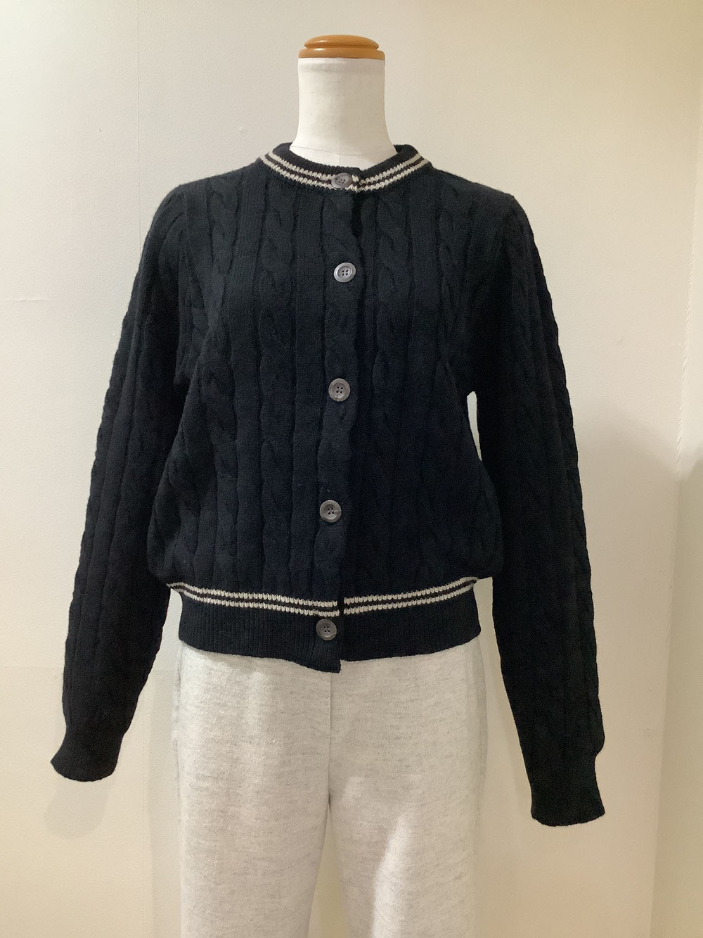 フレックスフォア（flexfore）5−MA34 ブラックカーディガン9号 ¥20,900（税込）⇒SALE ¥16,720（税込）