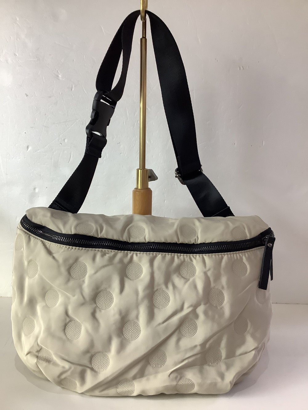 アサヒ 17−MA8 ベージュボディバック PLx牛皮革  ¥8,250（税込）