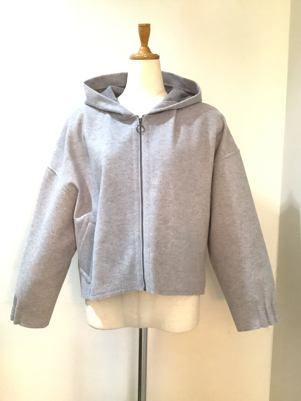 ピーエヌティ（PNT）52−MA16E  グレーパーカーM〜L  ¥21,780（税込）