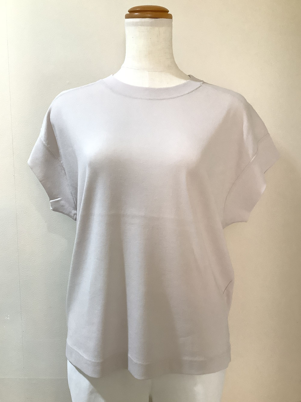 フラウエプラス（flaue＋）21−PS59E アイボリーTシャツ38 ¥13,200（税込）⇒SALE ¥10,560（税込）