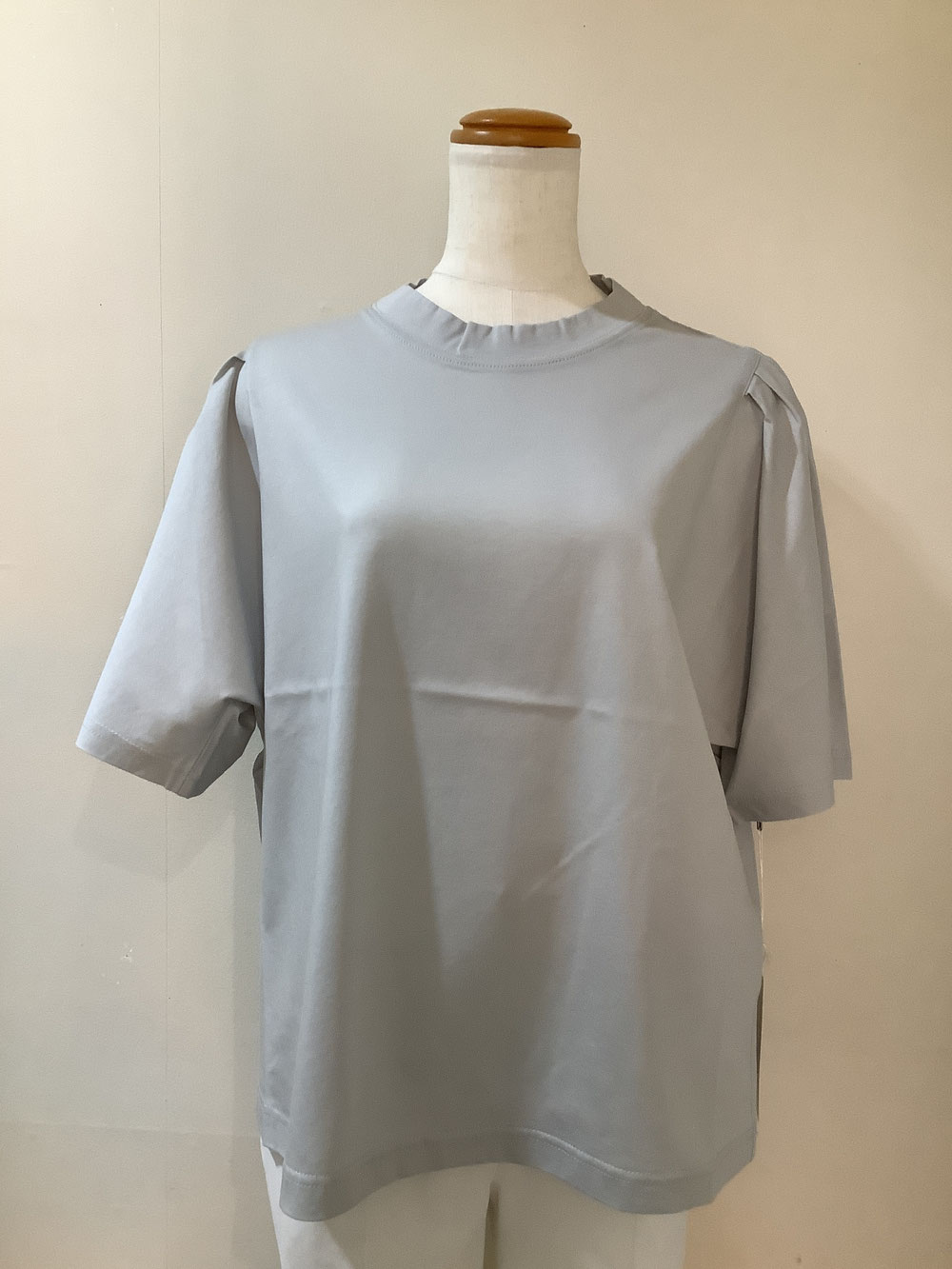 フラウエプラス（flaue＋）21−PS58E グレーTシャツ38 ¥14,300（税込）⇒SALE ¥11,440（税込）