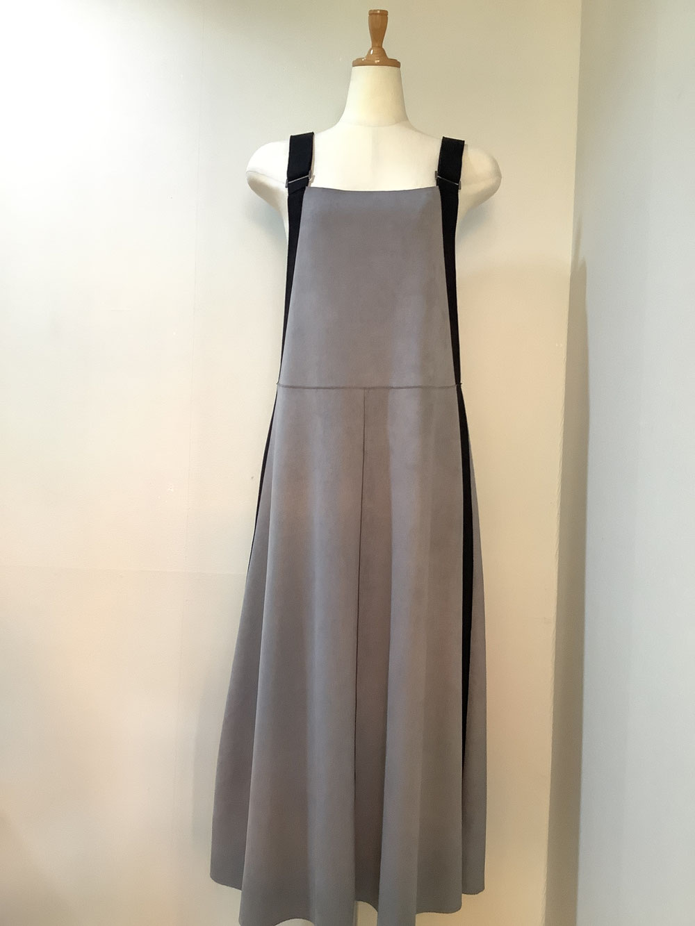 ピーエヌティ（PNT）52−MA19E グレージャンパースカートM−L  ¥20,790（税込）